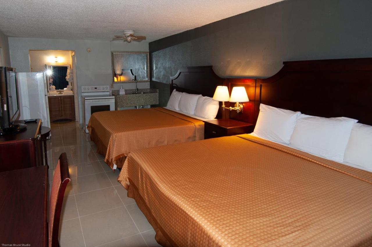 Express Inn & Suites - 5 Miles From St Petersburg Clearwater Airport Exterior photo